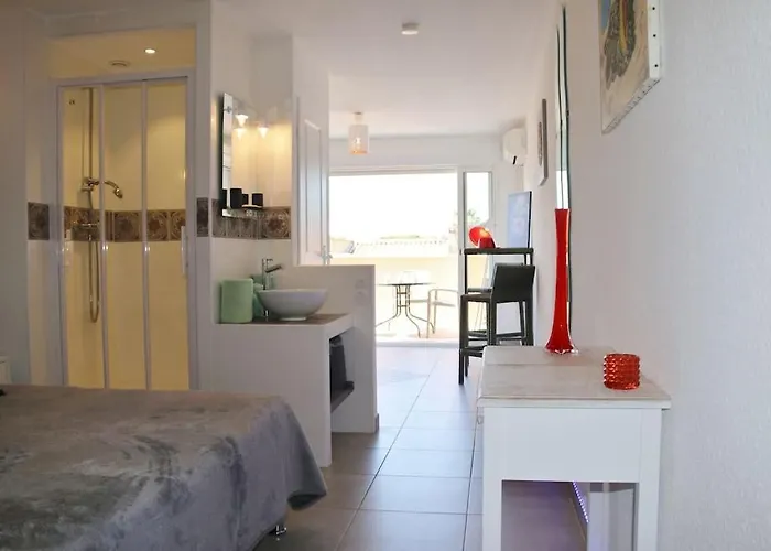 550, Port Soleil Au Village Naturiste * Agde